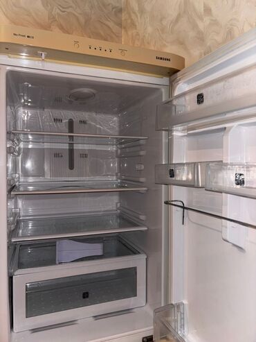 Soyuducular: 2 qapılı Samsung Soyuducu Satılır, rəng - Ağ — 4