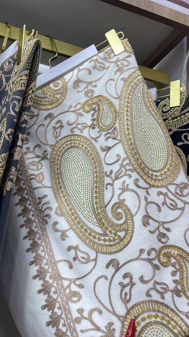 Paltar tikişi: Klassik şal – kaşmir tərkibli, payız-qış üçün isti və yumşaq.qiymet 50 — 2