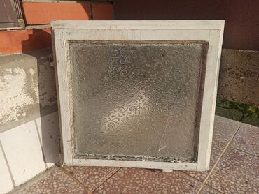 Prozori: Dva prozora bez okvira: veći 69x71,5cm duplo staklo i manji 50x47,5 — 15