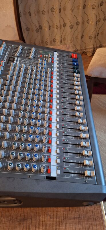 Mikşerlər: Dynacord 1600-2 Super səliqəli vəziyyətdə demək olar işlənmiyib — 2