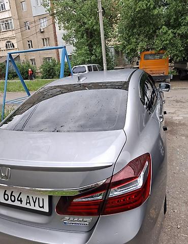 285 60 20: Honda Accord: 2017 г., 2 л, Автомат, Гибрид, Седан — 10