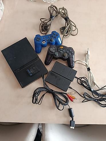 çoxlu oyun: Sony PlayStation 2 Slim oyun konsolu dəsti Dəst tərkibi: - Sony PS2 — 1