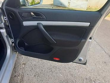 traktor 533 cena: TAPACIR VRATA ZA ŠKODA OCTAVIA | U ponudi sve vrste polovnih — 3