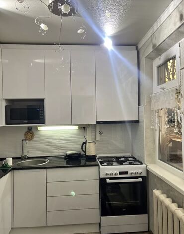ищу однокомнатную квартиру: 2 комнаты, 43 м², 104 серия, 1 этаж, Старый ремонт