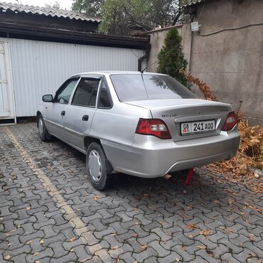 Daewoo: Daewoo Nexia: 2010 г., 1.6 л, Механика, Бензин, Седан