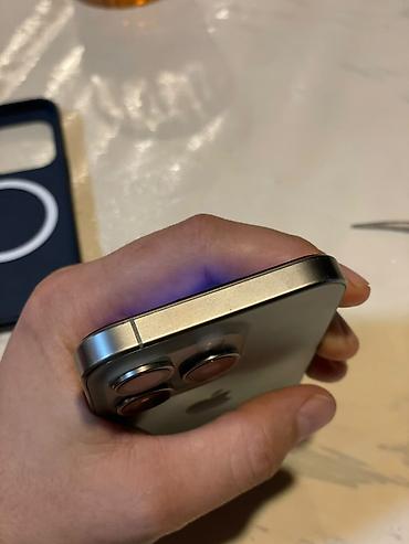 iphone 13 dubayski: IPhone 15 Pro, 128 GB, Gümüşü, Simsiz şarj — 3