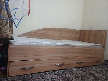 bunk bed: Односпальная кровать с матрасом и тумбой-спинкой, выполненная под — 1