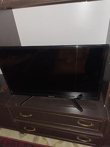 проектор епсон: Телевизор Hisense, диагональ примерно 32" (80 см). Классический черный — 2
