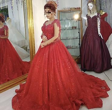 Qırmızı Quşaq Gecə/Gəlinliyi – Şahzadə kəsimi - Model: balıqquyruğu lalafo.az -da Qırmızı Quşaq Gecə/Gəlinliyi – Şahzadə kəsimi - Model: balıqquyruğu