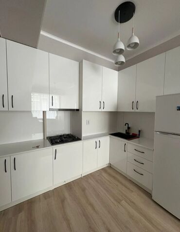 2 комнатные квартиры в бишкеке продажа: 2 бөлмө, 45 кв. м, Жеке план, 3 кабат, Косметикалык ремонт