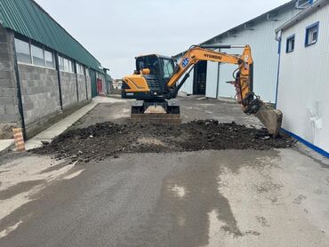 авто приус: Услуги эксковатора, опытный водитель, планировка основания, участка