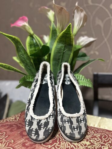 Makasin və loferlər: Ölçü: 37, rəng - Qara, İşlənmiş -da lalafo.az — 8 Makasin və loferlər: Ölçü: 37, rəng - Qara, İşlənmiş — 8