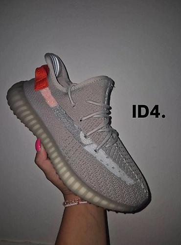 Patike: Yezzy lepo odradjene
Urezan boost u djonu
36-48
4500 din ❤️‍🔥
SS🖤⭐⭐ — 13