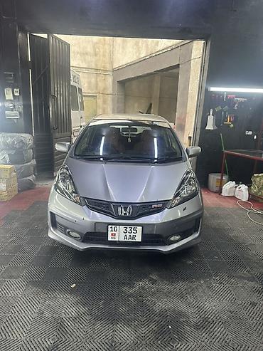Fiat: Honda Fit: 2011 г., 1.5 л, Автомат, Бензин, Хэтчбэк — 2