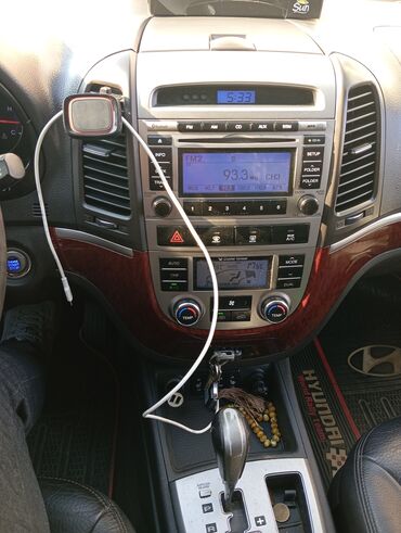 Hyundai Santa Fe: 2.2 л | 2010 г. Внедорожник