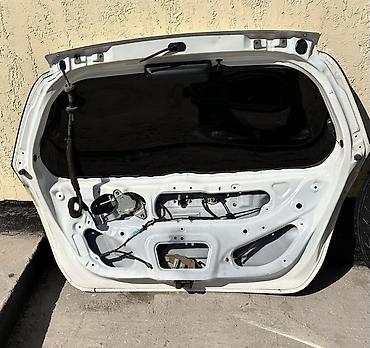 авто kg бишкек: Задняя дверь багажника (пятая дверь) для Honda Fit/Jazz. - — 2