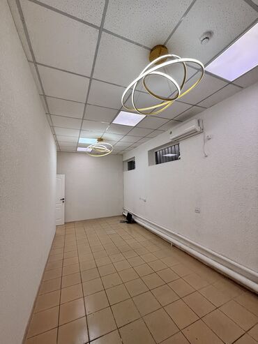 Бутики: Сдаю Бутик, 16 м², С ремонтом, Действующий, Без оборудования