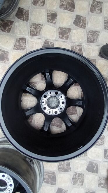 avto.az yeni: Yeni Disk BMW R 18, 5 Boltlu