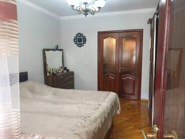 Köhnə tikili: Bakı, 4 otaqlı, Köhnə tikili, 90 kv. m — 4