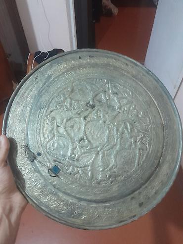Kohnenin mis qabi qedimidi bezeyli naxis - Material: döymə metal