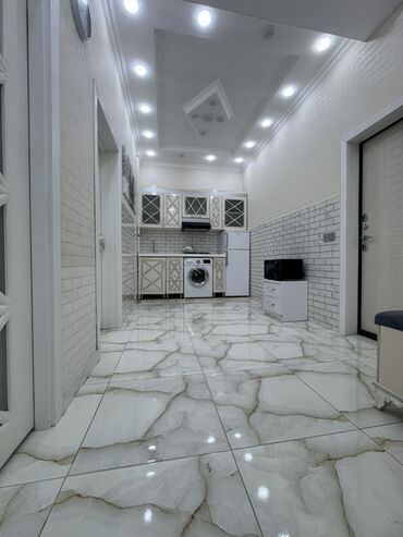 Uzunmüddətli kirayə mənzillər: Şəhər mənzili – geniş və işıqlı - Plan: ayrı qonaq otağı və yataq — 38