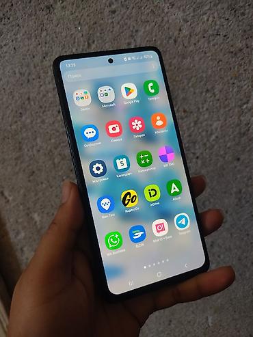 note 14: Samsung Galaxy A52 (черный) - Экран 6.5", Super AMOLED, 2400×1080 — 3