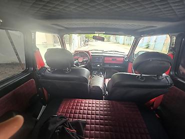 turbo az uvaz: Lada Niva Urban – ağ rəngli, 3 qapılı şəhər/off-road krossoveri — 4