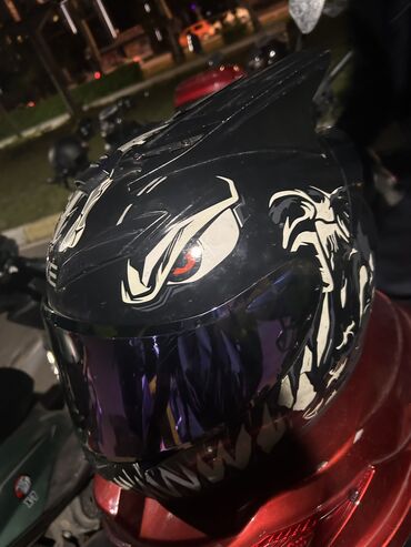 продам шлем для мотоцикла: Шлем продается