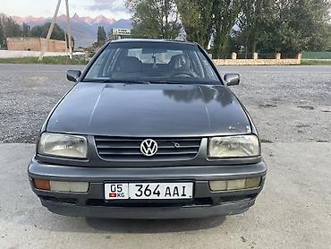 385 55: Volkswagen Vento: 1992 г., 2 л, Механика, Бензин, Седан — 1