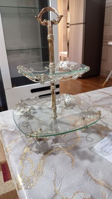 Tort və şiriniyyat qabları: Tort və şiriniyyat qabı