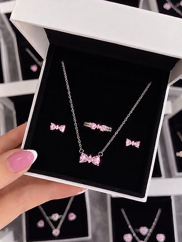 с животными ххх: 🩷 Цвет: розовый 🎀 Украшения — 990 сом 📍 Доставка по городу Токтогул 🚚 — 1