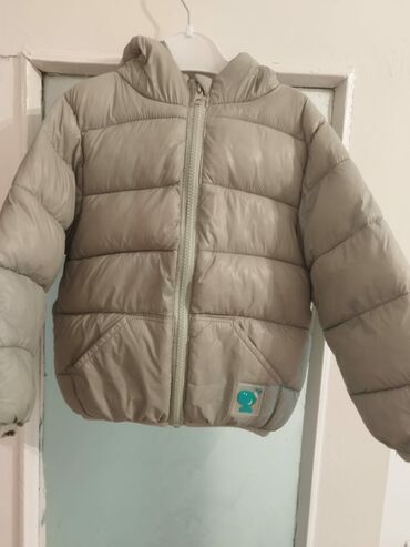 детская куртка на 2 3 года: Детская куртка осень-весна,на рост 90-110см.В отличном состоянии