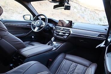 Детали салона: BMW M sport+— кожаный салон премиум-класса с деревянными вставками и — 6