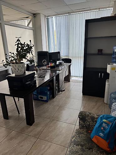 Недвижимость: Сдаю The entire office: 60 м², Другой тип здания, С ремонтом, С отдельным входом — 3