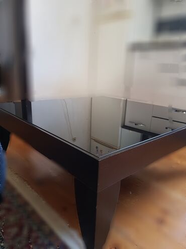 i̇ş masası: Yeni, Kvadrat masa