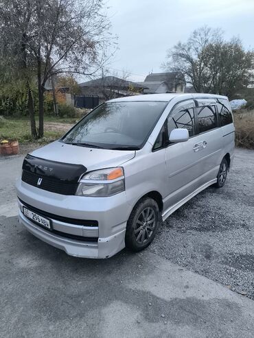 дом машина цена: Toyota Voxy: 2002 г., 2 л, Автомат, Бензин, Минивэн