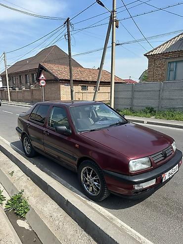 camry 1997: Volkswagen Vento: 1997 г., Седан — 10