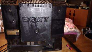 toranjski ventilator: CRT Sony Trinitron kolor TV, model KV-1434M3 (14"). - Trisistemski — 7