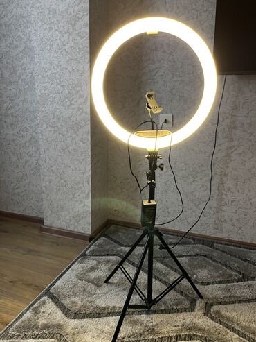 взять фотоаппарат в аренду: LED ring işıq dəsti 110 azne almşam 50 manata satram sadece kabelinde