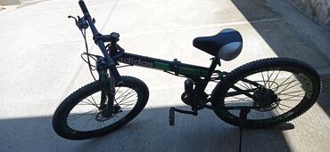 enli təkər velosiped: İşlənmiş Şose velosipedi Adidas, 26", sürətlərin sayı: 7