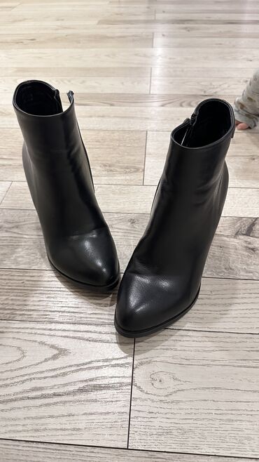 зимняя обувь мужские: Ботинки и ботильоны 38, цвет - Черный