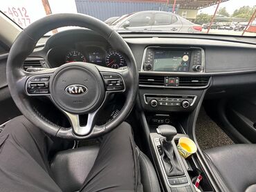 kia k5 2010: Kia