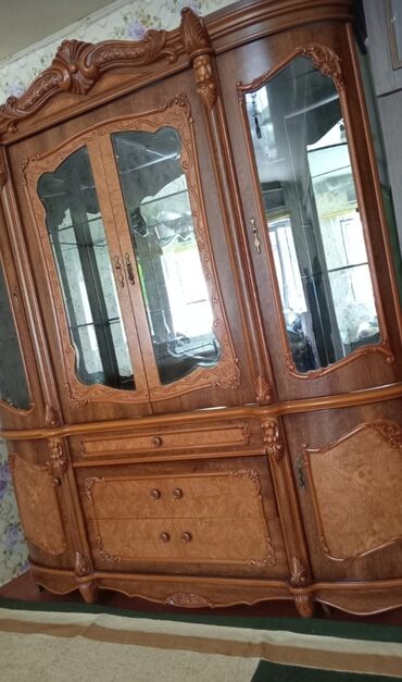 Qonaq otağı dəstləri: İşlənmiş, Dolab, Komod, TV stend, Kredit yoxdur, Rusiya