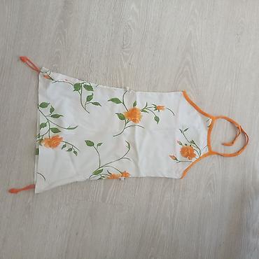 avon sat: Kuhinjska kecelja sa floralnim dezenom - Materijal: lagana tkanina — 1