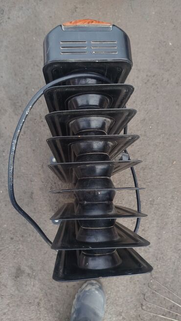 Электрические обогреватели: Электрический обогреватель Vitek, Напольный at lalafo.kg — 3 Электрические обогреватели: Электрический обогреватель Vitek, Напольный — 3