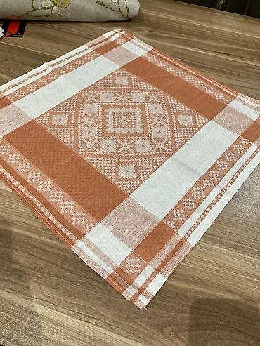 çay desmalı: Ketan kvadrat çay dəsmalı. kohnenindir.sovetin. istifade olunmayib — 2