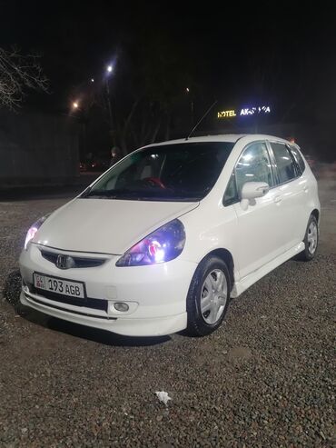 фит 2 поколения: Honda Fit Aria: 2003 г., 1.5 л, Вариатор, Газ, Хэтчбэк