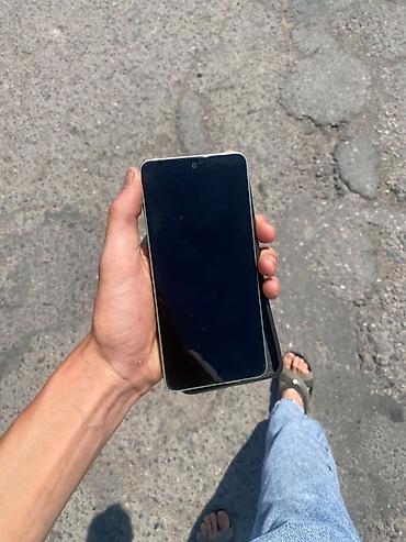 Техника и электроника: Смартфон Redmi (зеленый цвет, плоские грани) Основные характеристики — 2