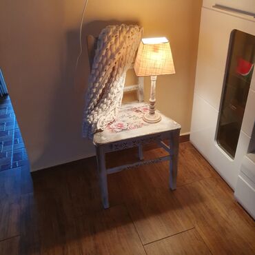 Stolice: Ručno oslikana drvena stolica u shabby chic stilu.Puno drvo.Moze kao — 8