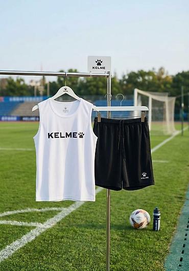 наруто вещи: Спортивный комплект KELME (оригинал) : майка без рукавов и шорты — 1
